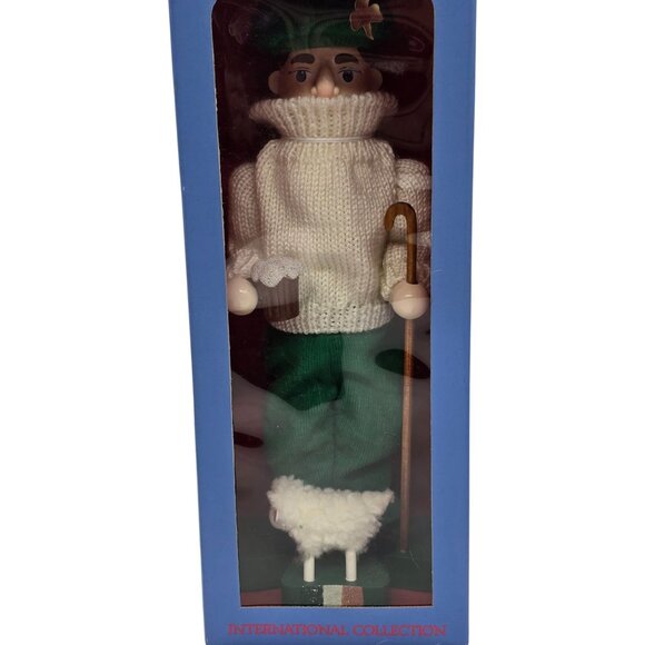 Nutcracker Village Ireland Shepherd w/ Sheep Figure 2005 Boxed - Picture 13 of 15